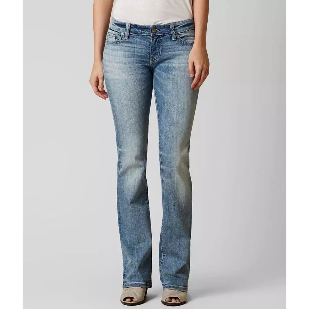 BKE Stella Bootcut Stretch Jeans Low Rise Light Wash Women 29 X 32 Rodeo Western